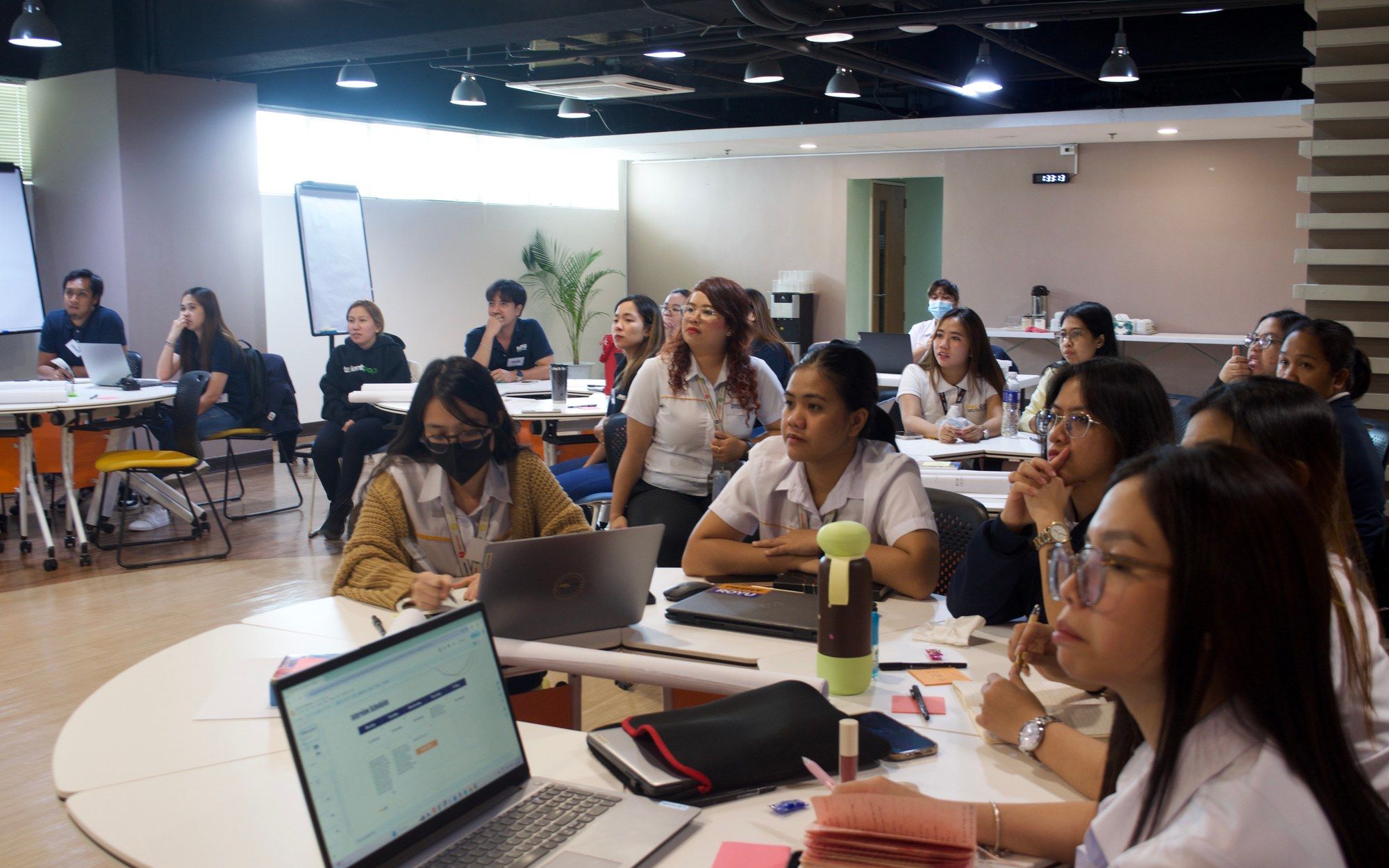 Design sprint vs design thinking: when to run each